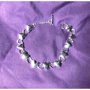 € Hollow Heart Bracelet filled
